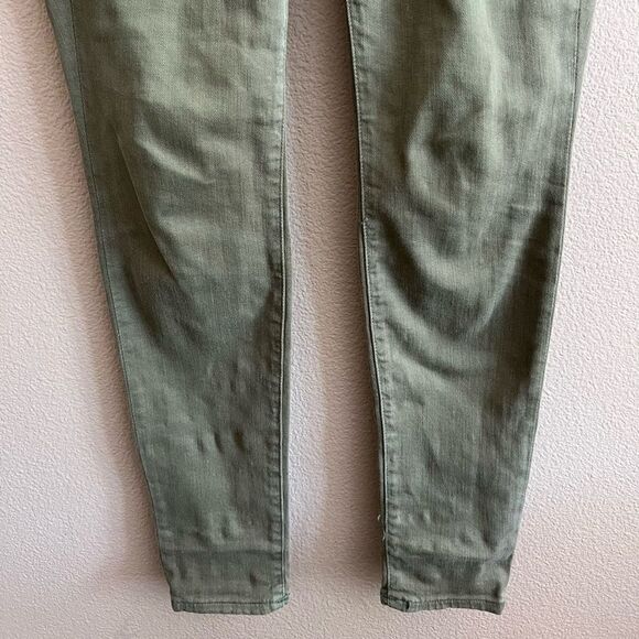 True Religion Jennie Curvy Skinny Jeans - Picture 4 of 10